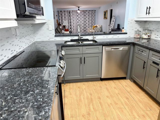 7302 S Devon Drive 307, Fort Lauderdale, FL 33321