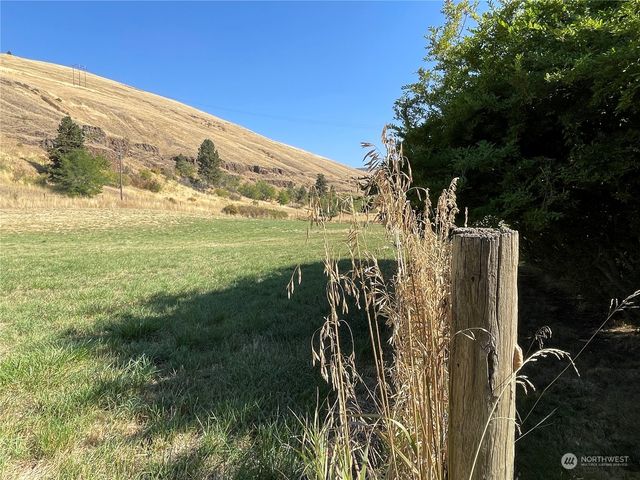 103 Wolf Fork Road, Dayton, WA 99328