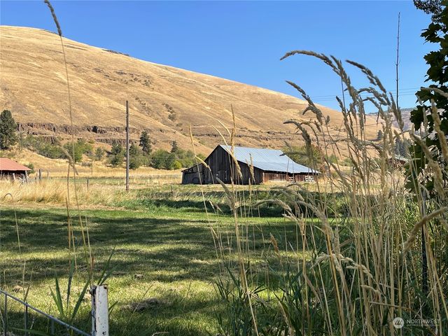 103 Wolf Fork Road, Dayton, WA 99328