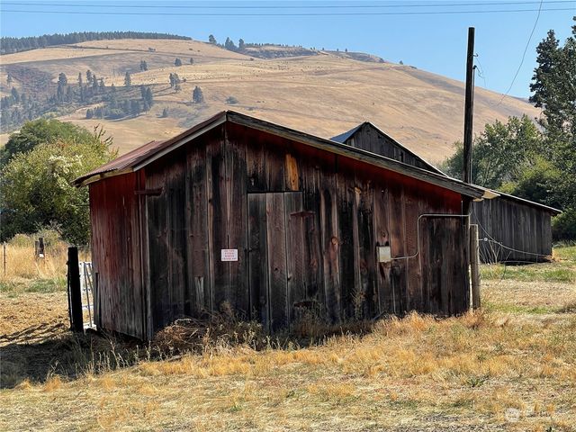 103 Wolf Fork Road, Dayton, WA 99328