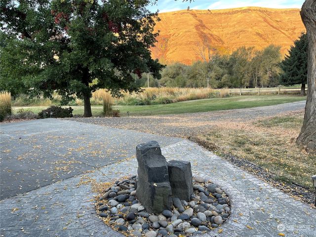 103 Wolf Fork Road, Dayton, WA 99328