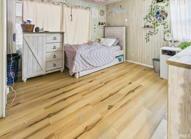 201 N Greenbriar Road, Muncie, IN 47304