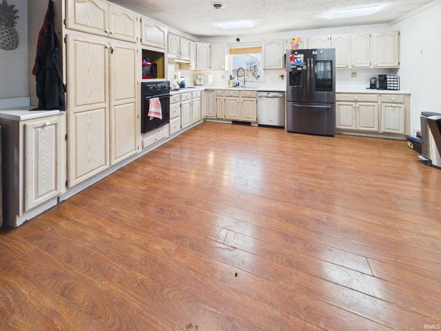 201 N Greenbriar Road, Muncie, IN 47304