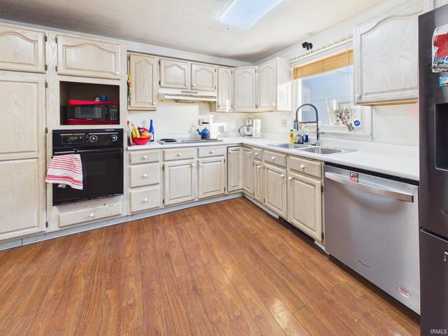 201 N Greenbriar Road, Muncie, IN 47304