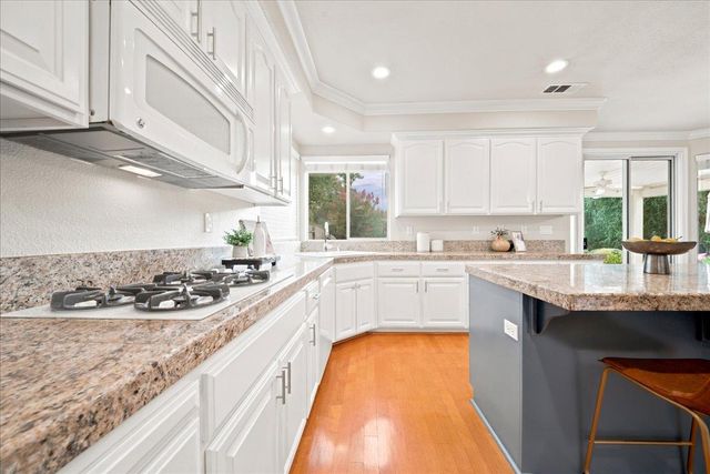 9269 Moondancer Cir, Roseville, CA 95747