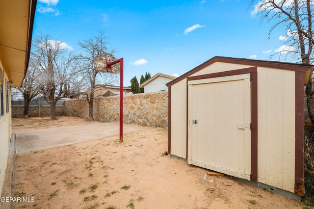 10817 TONY JACKLIN Drive, El Paso, TX 79935