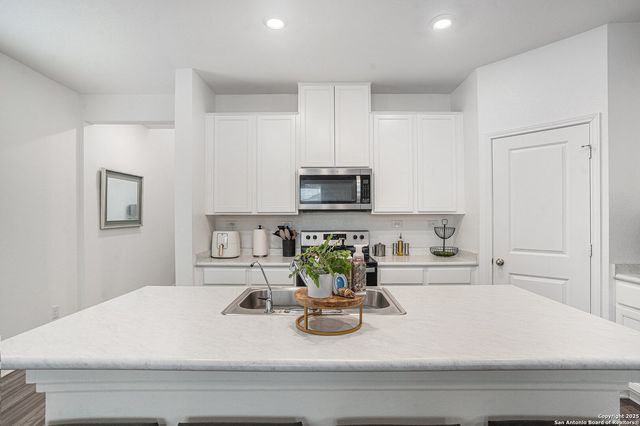 4646 Nightstar, Von Ormy, TX 78073