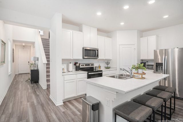 4646 Nightstar, Von Ormy, TX 78073