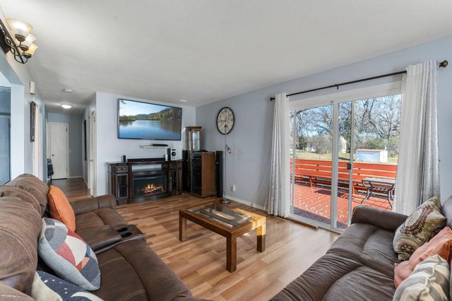 2130 Douglas Drive N, Golden Valley, MN 55422