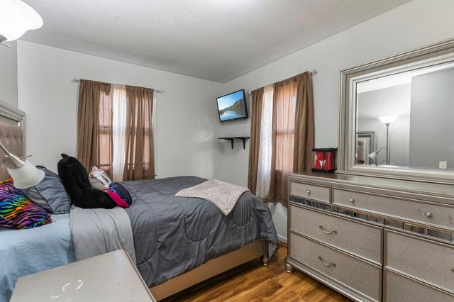 2130 Douglas Drive N, Golden Valley, MN 55422