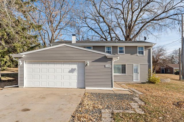 2130 Douglas Drive N, Golden Valley, MN 55422