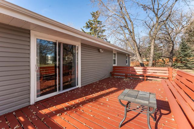 2130 Douglas Drive N, Golden Valley, MN 55422