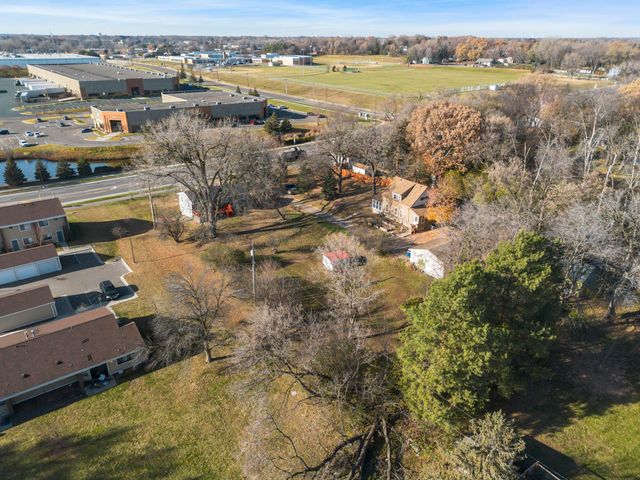 2130 Douglas Drive N, Golden Valley, MN 55422