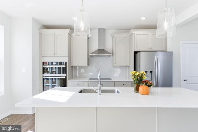 201 MONTEITH DR, Winchester, VA 22601