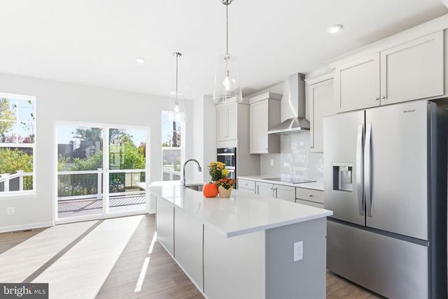 201 MONTEITH DR, Winchester, VA 22601