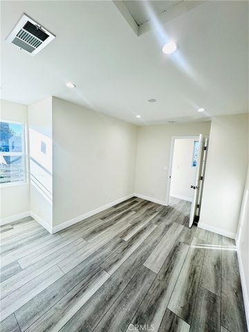 9318 Encino Ave, Northridge, CA 91325