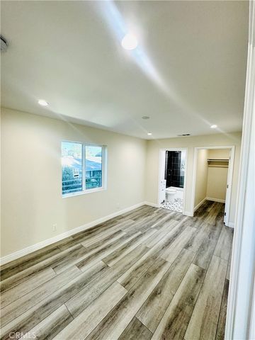 9318 Encino Ave, Northridge, CA 91325