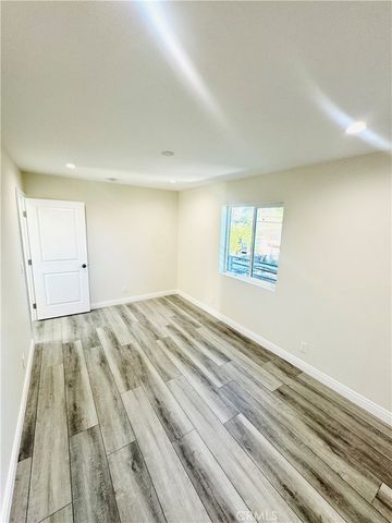 9318 Encino Ave, Northridge, CA 91325