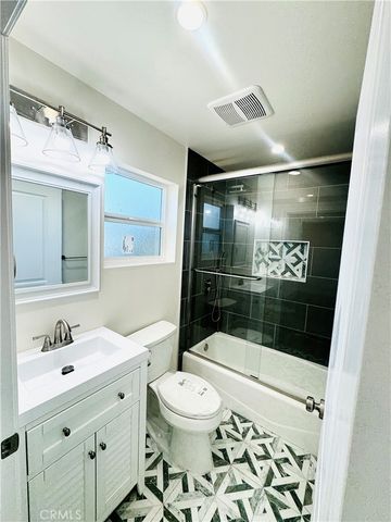 9318 Encino Ave, Northridge, CA 91325