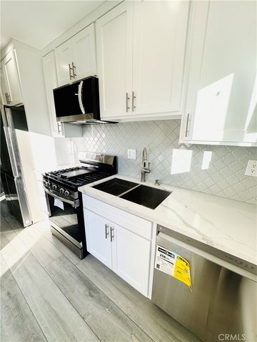 9318 Encino Ave, Northridge, CA 91325