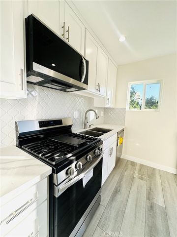 9318 Encino Ave, Northridge, CA 91325