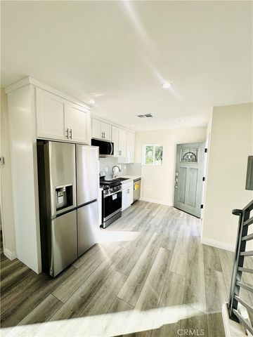 9318 Encino Ave, Northridge, CA 91325