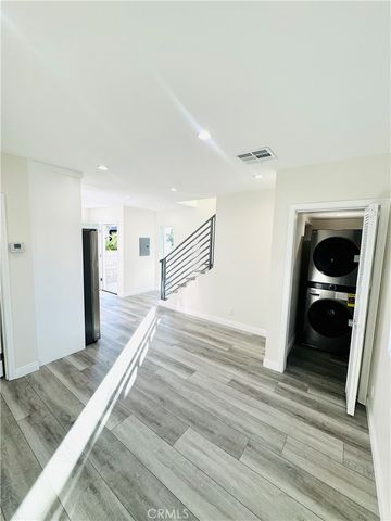 9318 Encino Ave, Northridge, CA 91325