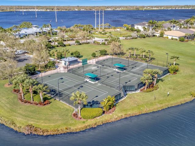 1022 OVERLOOK COURT, Bradenton, FL 34208