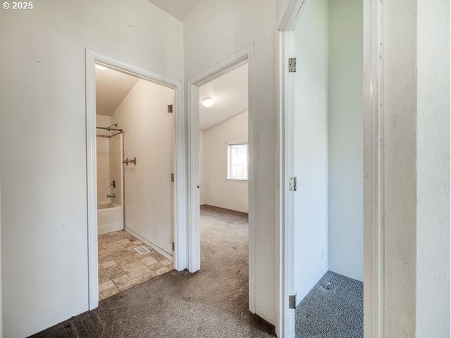 1904 LOGAN St, Klamath Falls, OR 97603