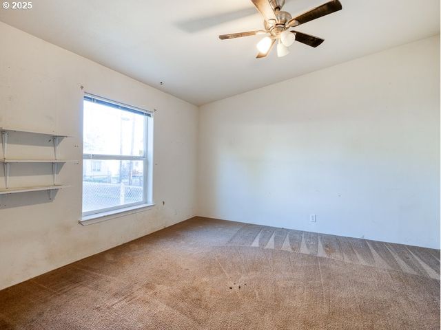 1904 LOGAN St, Klamath Falls, OR 97603