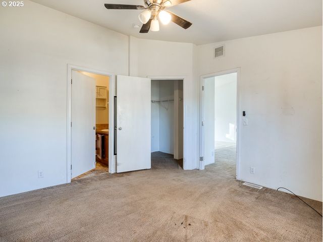 1904 LOGAN St, Klamath Falls, OR 97603