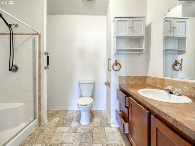 1904 LOGAN St, Klamath Falls, OR 97603