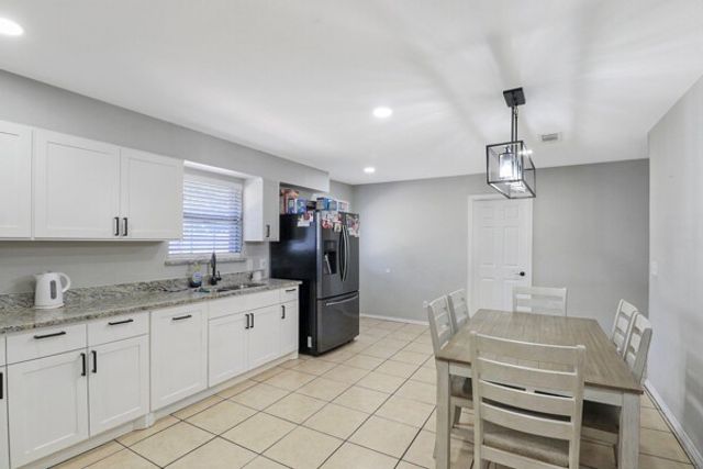 428 S Las Vegas Trail, White Settlement, TX 76108