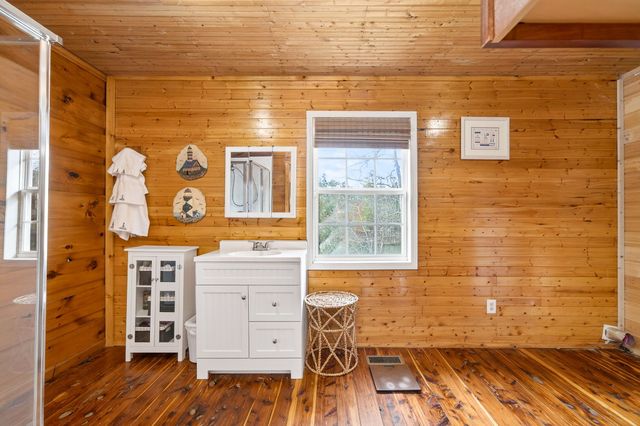 160 Indian Rock Loop, Crossville, TN 38572