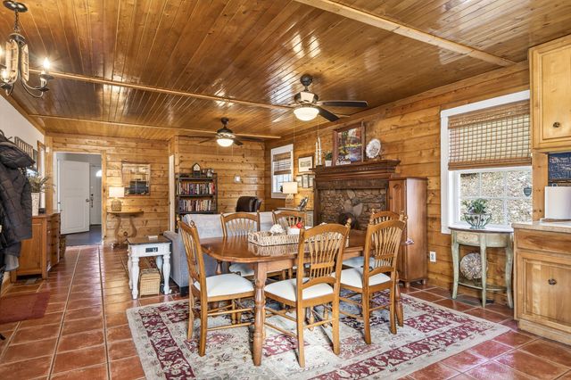 160 Indian Rock Loop, Crossville, TN 38572