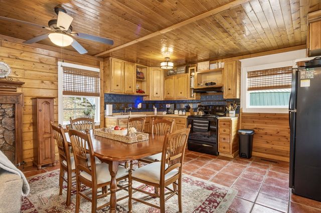 160 Indian Rock Loop, Crossville, TN 38572