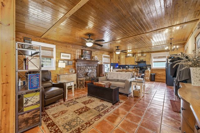 160 Indian Rock Loop, Crossville, TN 38572