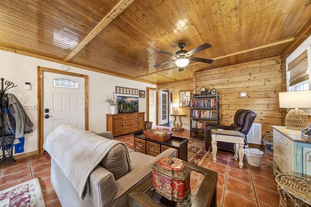 160 Indian Rock Loop, Crossville, TN 38572