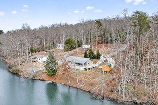 160 Indian Rock Loop, Crossville, TN 38572