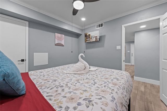 3611 Graustark Street 17, Houston, TX 77006