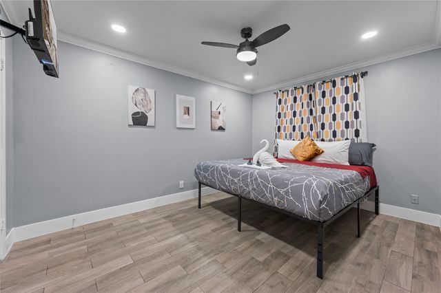 3611 Graustark Street 17, Houston, TX 77006