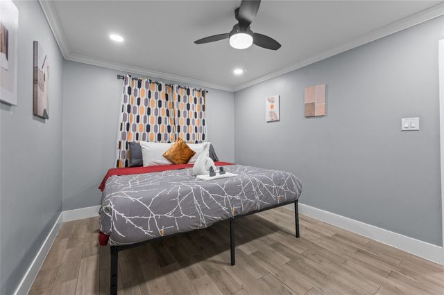 3611 Graustark Street 17, Houston, TX 77006