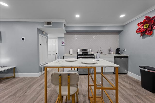 3611 Graustark Street 17, Houston, TX 77006