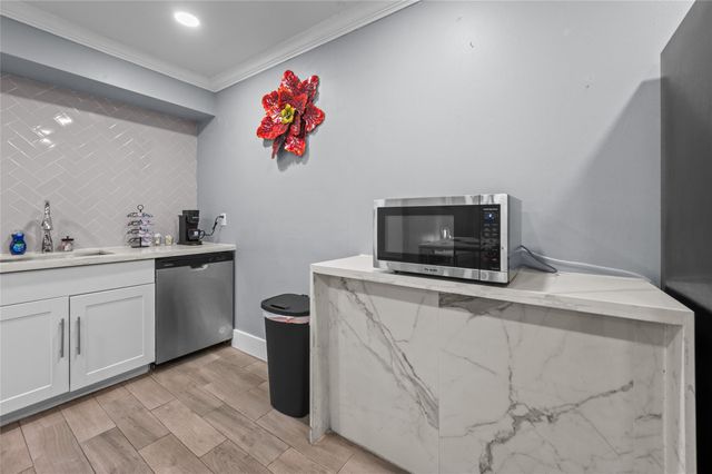 3611 Graustark Street 17, Houston, TX 77006