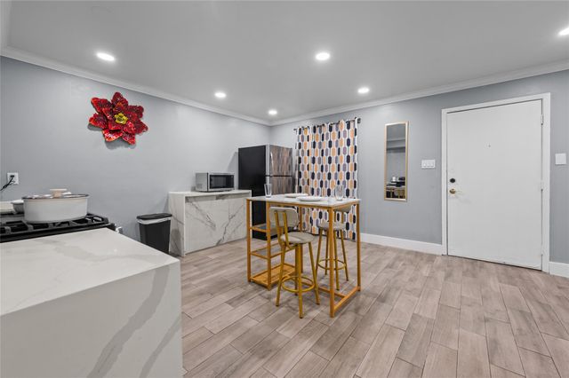 3611 Graustark Street 17, Houston, TX 77006