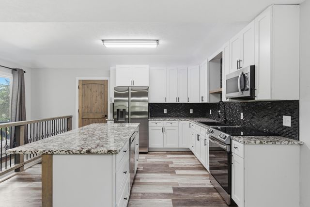 1682 Pointe Royale Drive, Branson, MO 65616