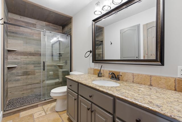 1682 Pointe Royale Drive, Branson, MO 65616