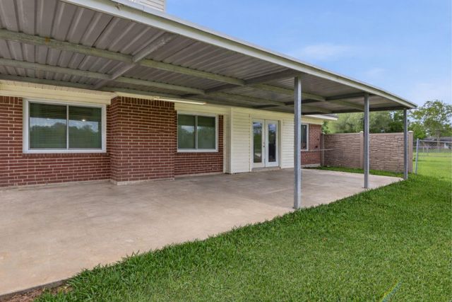 3625 County Road 36, Angleton, TX 77515