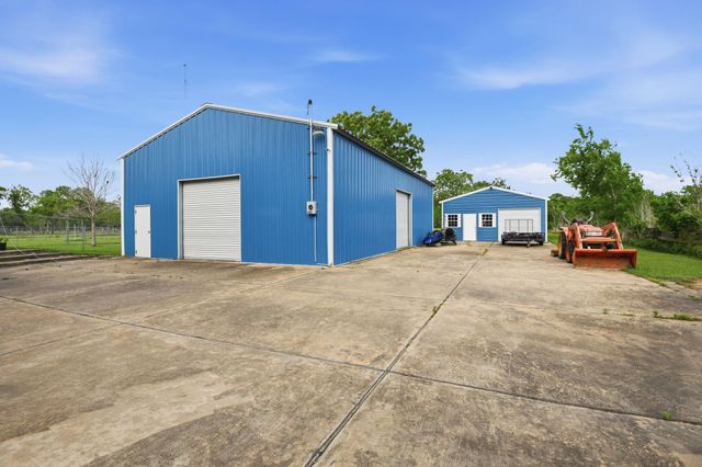 3625 County Road 36, Angleton, TX 77515