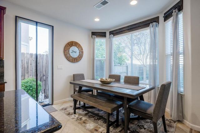 3201 Monument Dr, Roseville, CA 95747